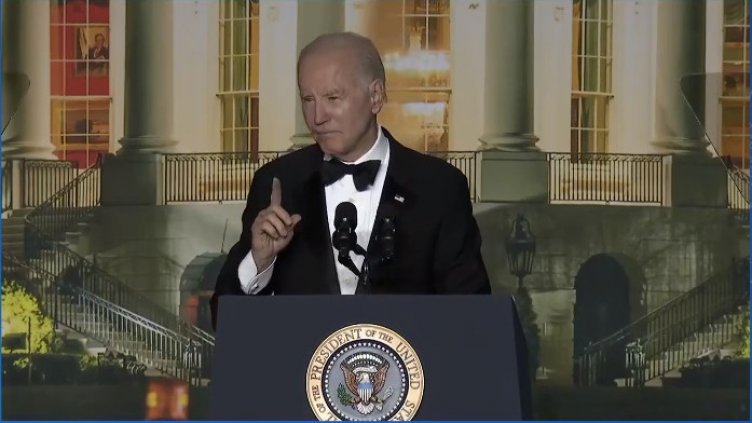 Байдън разказа вицове в Белия дом