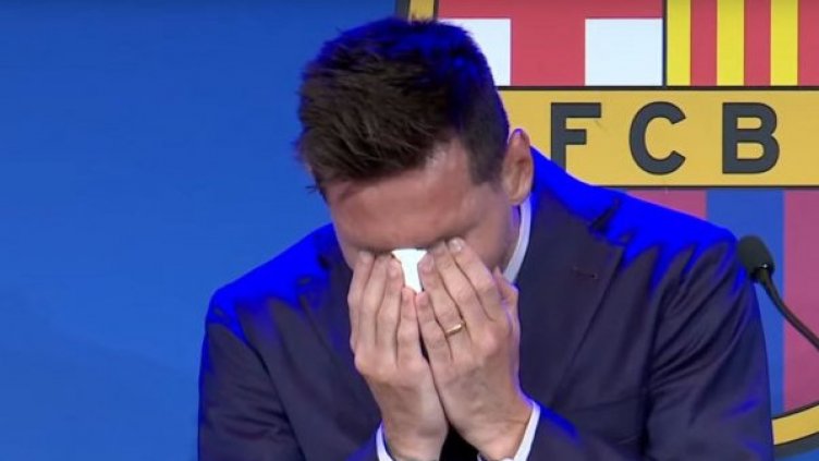 Меси не сдържа сълзите си при сбогуването с Барселона (ВИДЕО)