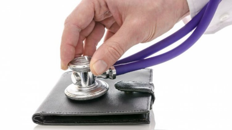 Всеки трети у нас се справя трудно с разходите за здраве