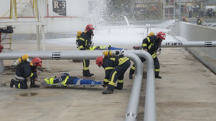 Симулиран пожар горя на летище Бургас по време на учение