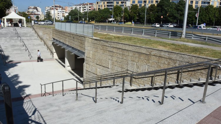 Откриха два напълно обновени участъка по бул. „Васил Левски“