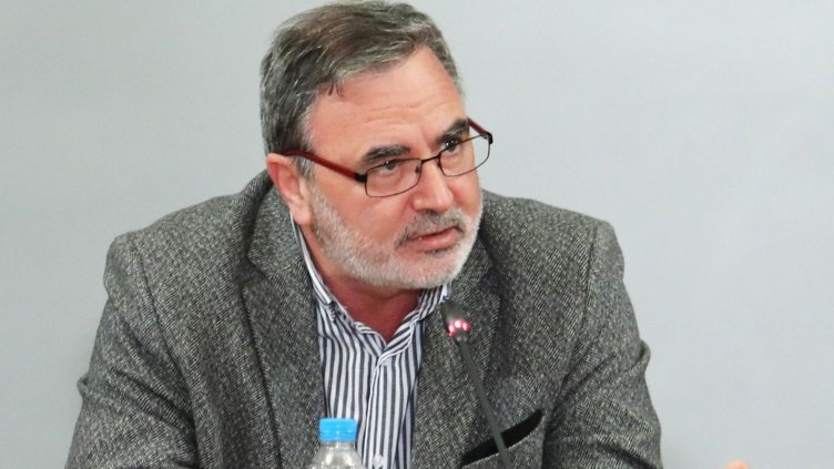Доц. Ангел Кунчев: Не съм в болница, възстановявам се у дома