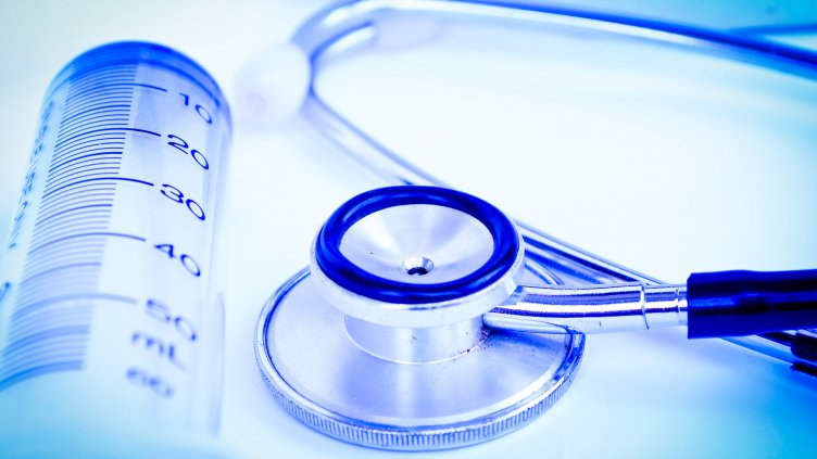 Болница лекувала 12 пъти на книга две деца