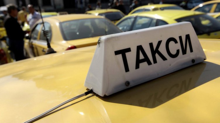 За сигурност: Таксиджии искат паник бутон, свързан с тел. 112  