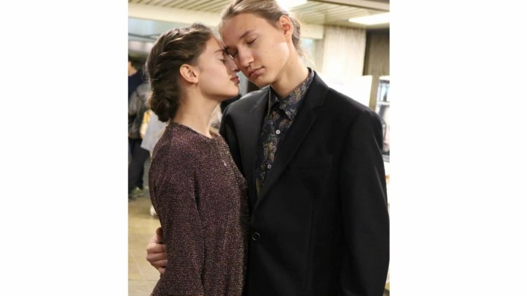 За любовта, която създава, разказват в изложба двама млади художници