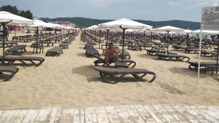 По морето: Ниски цени, но и празни хотели. Още няколко дни и затварят врати