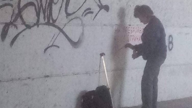 Баба-вандал агитира да се преброим за християни с графити във Варна (СНИМКИ)