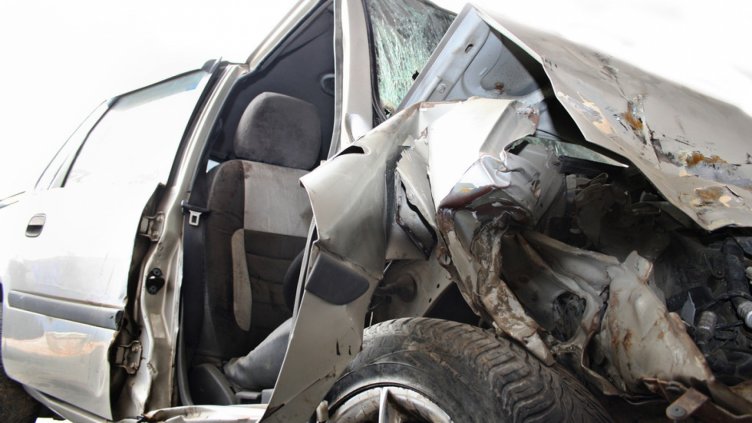 Дете и възрастен загинаха в зверска катастрофа