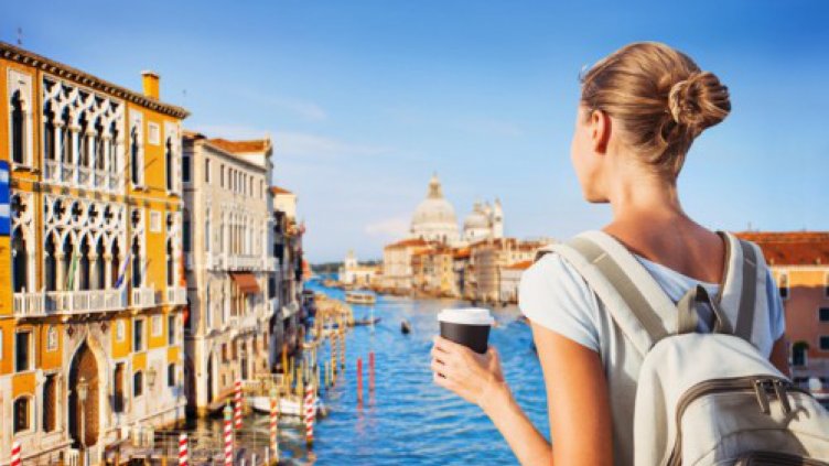 Всеки трети българин - турист, харчим средно €156 в чужбина