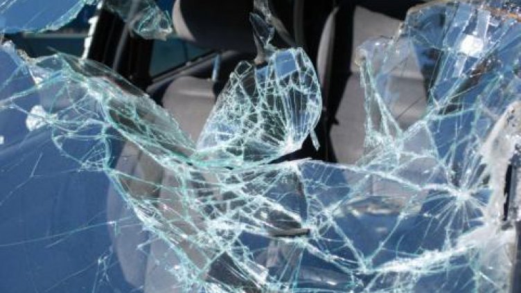 Две жени пострадаха в катастрофа край Варна заради спукана гума