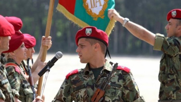 Голям интерес за военна служба, отпуснаха още 160 места  