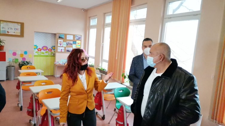 Борисов: Продължаваме с ударните инвестиции в образованието