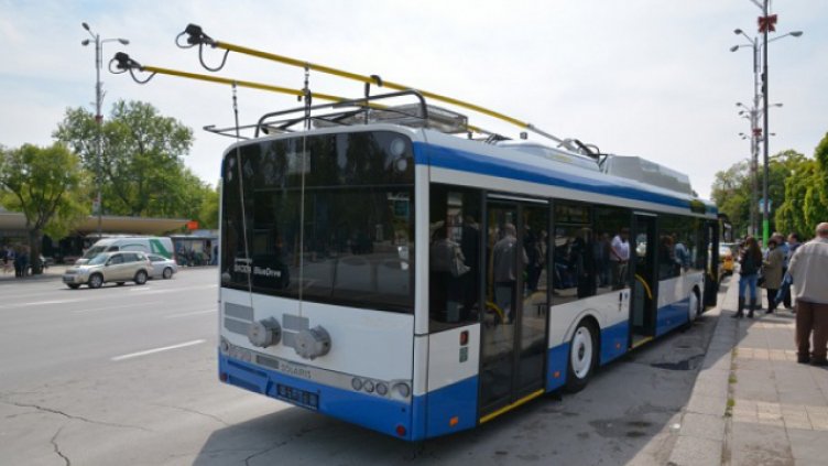 Спират тролей №83