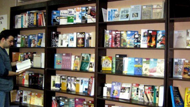 От 14 декември започват дните без глоби в РБ „Пенчо Славейков”