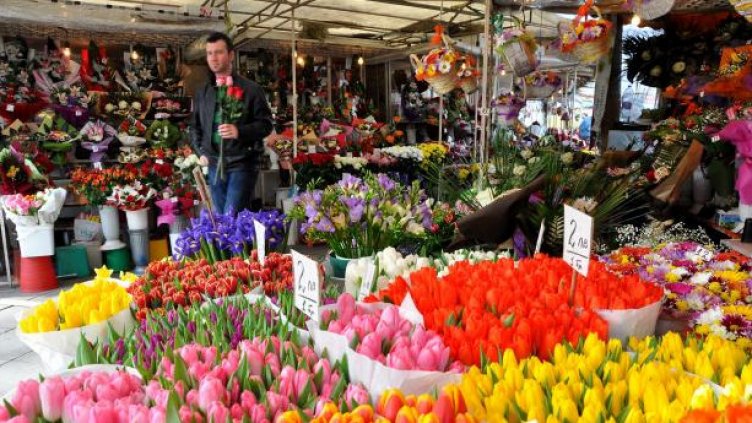 Криза и на пазара за цветя. Китките рекордно скъпи на Осми март