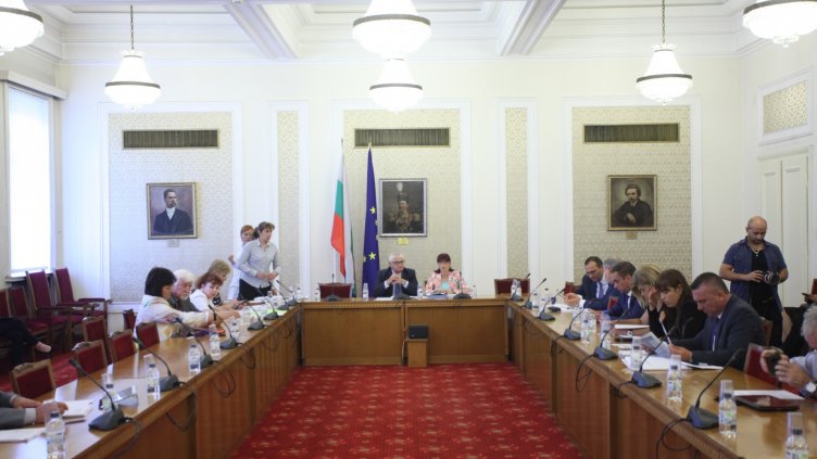 Икономическата комисия в парламента прие бюджета на първо четене