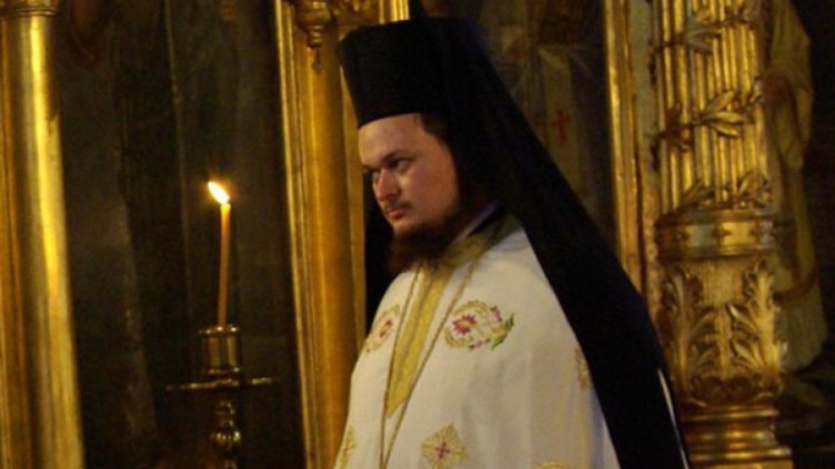 Освен за зарята погват Дионисий и за изчезнали пари