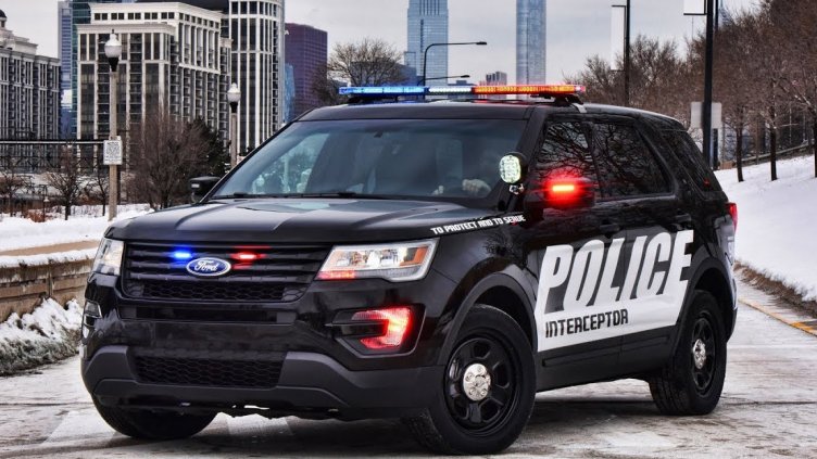 12-годишен се качи на джип, полицията го спипа след преследване