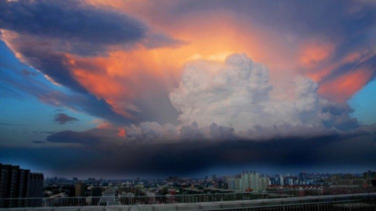 Утре ще е предимно облачно, а на места и мъгливо