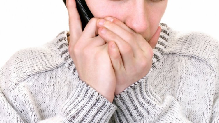 Възрастна жена брои 20 000 лева на "ало" измамници