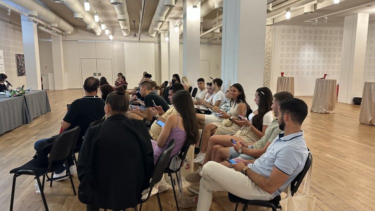 Младежи обсъдиха мерки за насърчаване на младежкото предприемачество във Варна