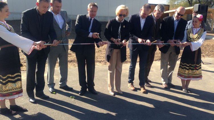 Зам.-министър Костов откри първата в Европа ферма за отглеждане на кохо сьомга