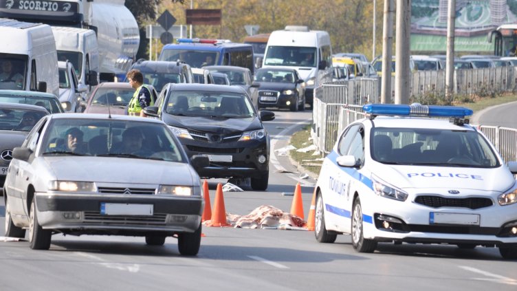 Убиха пешеходец при катастрофа във Варна (СНИМКИ, ПОДРОБНОСТИ)