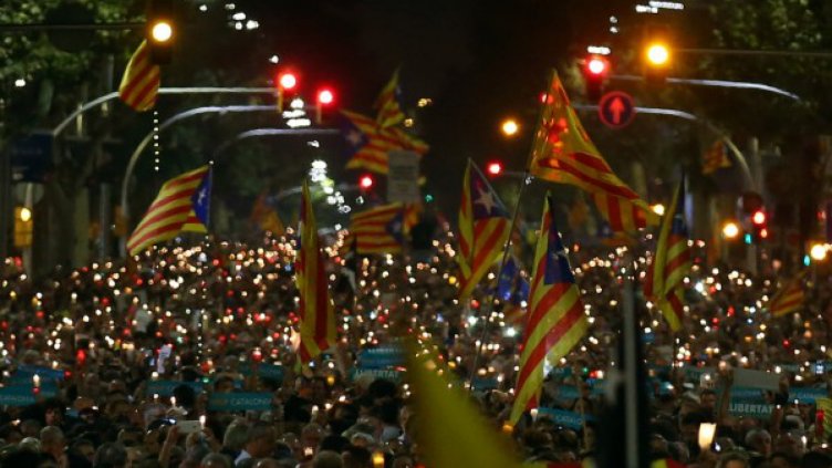 Испания може да загуби 12 млрд.&euro; от БВП заради каталунската криза