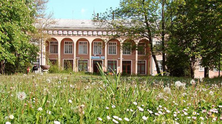 Павел баня възнамерява да забрани шумните тържества на открито