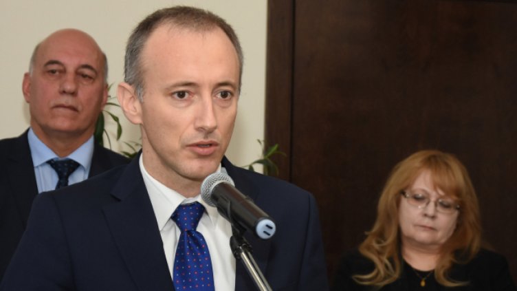 МОН наказва човека, допуснал деца да рисуват полови органи в училище в Перник