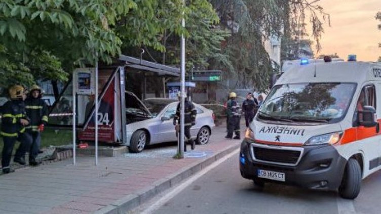 Пътници от автобуса тръгнали на саморазправа с шофьора при катастрофата на спирка във Варна