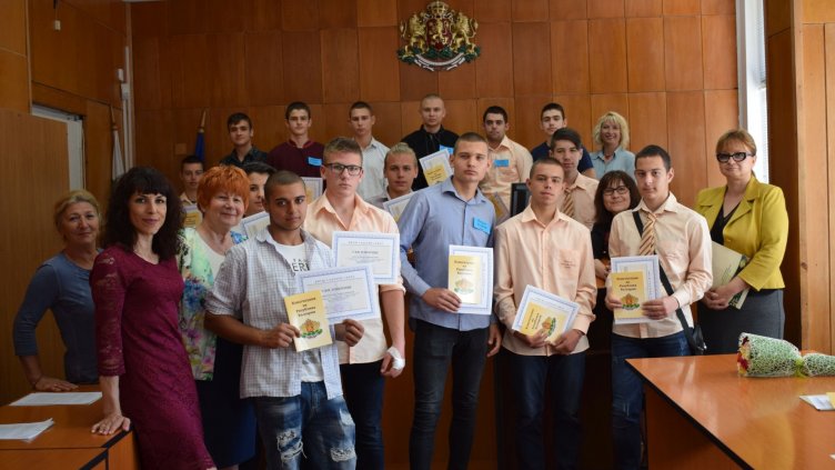 Ученици проведоха съдебен процес в Окръжен съд – Варна по мотиви на романа на Балзак „Дядо Горио“ 