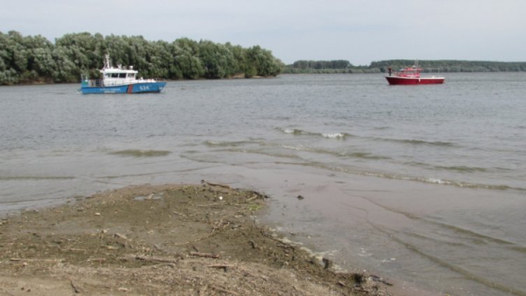 Русенец се опита да преведе петима иракчани с лодка през река Дунав