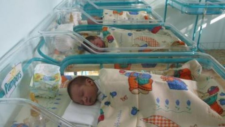 Вижте как кръстиха първите българчета, родени през 2024 г.