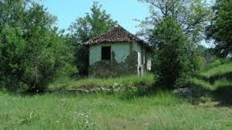 Вдъхват живот на пустеещи селски къщи с инициатива във Facebook