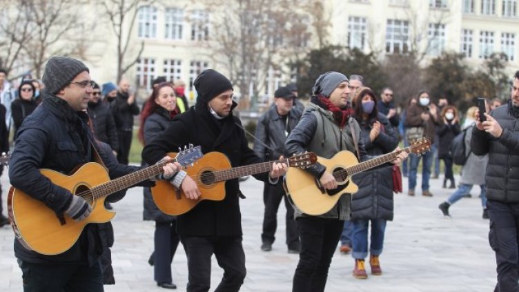 Изпратиха Димо от P.I.F. с песен