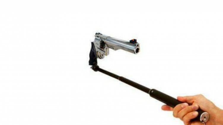 15-годишен се уби заради селфи на покрива на блок