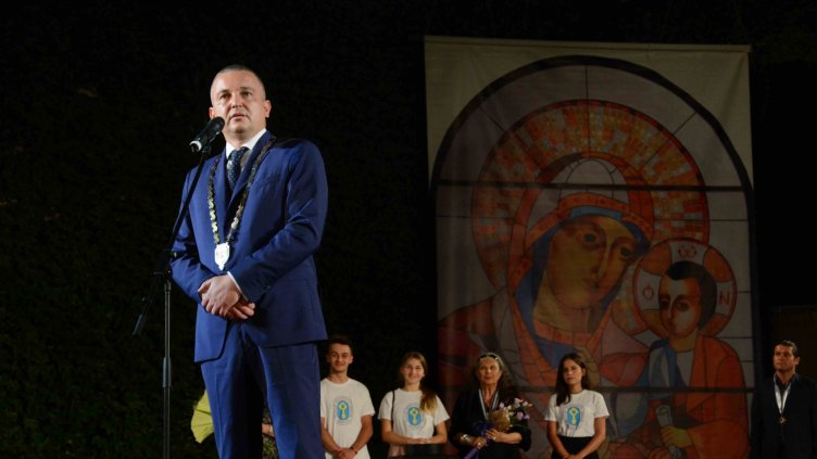 По повод празника връчиха отличията на изявени варненци