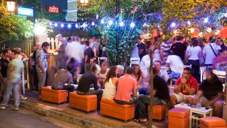 В Гърция обявиха ново работно време за ресторанти и барове