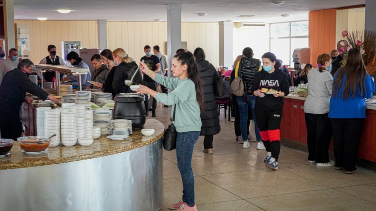 Близо 300 бежанци от Украйна са настанени в Албена