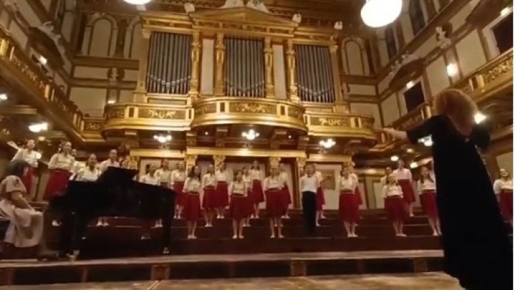 Варненският детски хор "Добри Христов" спечели Световния фестивал за мир във Виена
