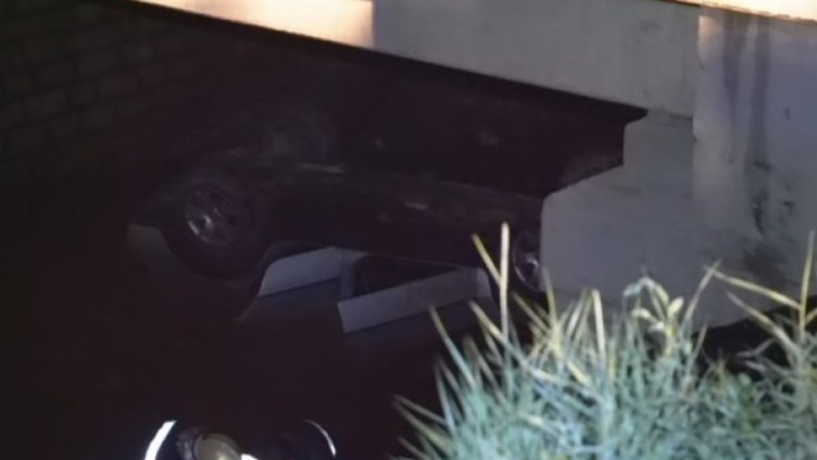 73-годишен мъж загина, след като обърна колата си в река