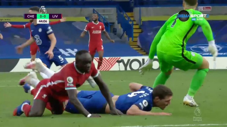 Висшата лига без публика и след 1 октомври