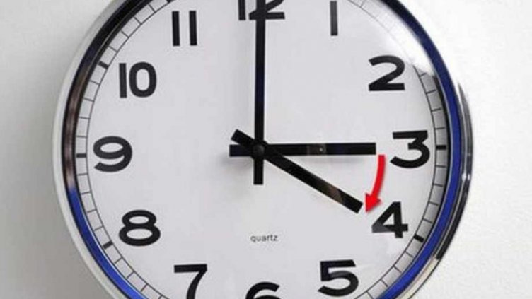Местим стрелките на часовника с час напред на 28 март