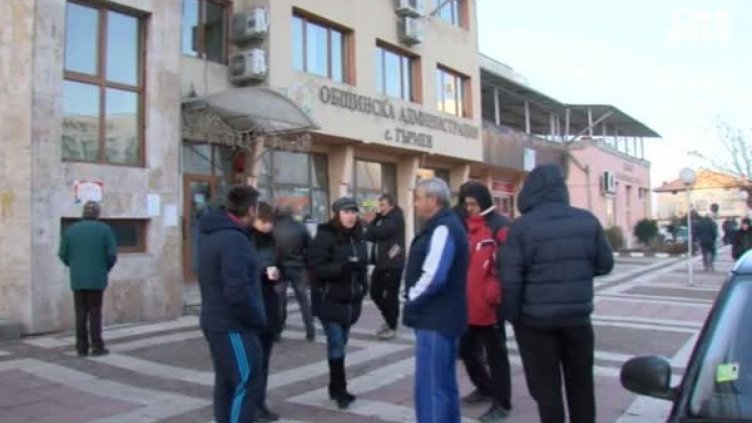 Гърмен отново на протест заради незаконни ромски постройки 