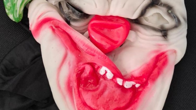 Внимавайте с детските играчки и костюмите и маските за Хелоуин