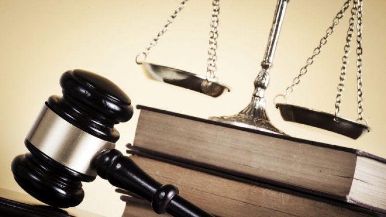 Наложиха пробация на данъчен от Варна