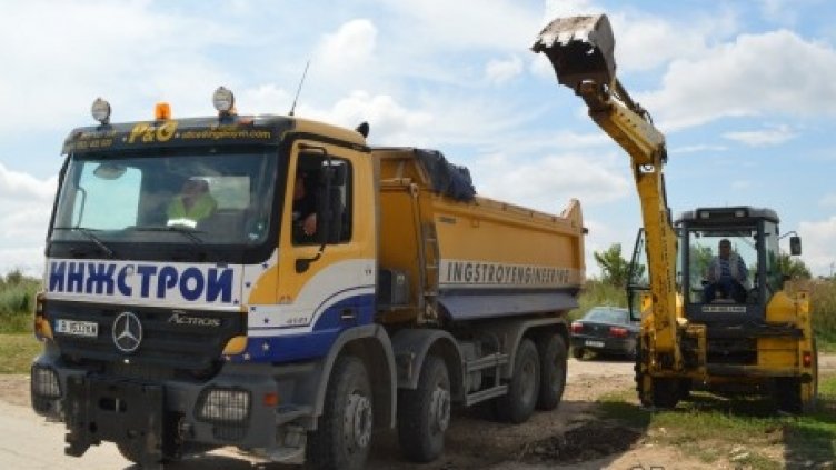 Ремонтират пътя Вълчи дол - Войводино