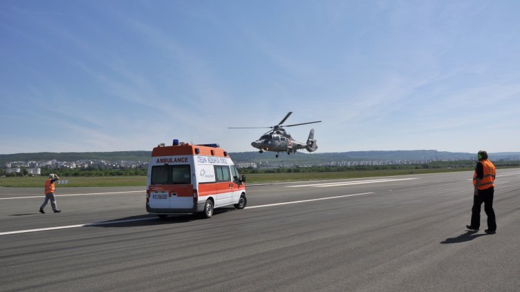 Учебно занятие на летище Варна (СНИМКИ)