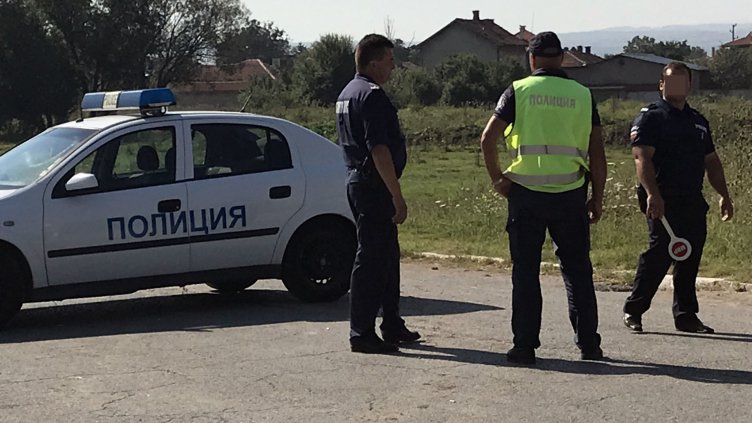 Пияна софиянка помля 4 паркирани коли на "Каваци" и опита да избяга